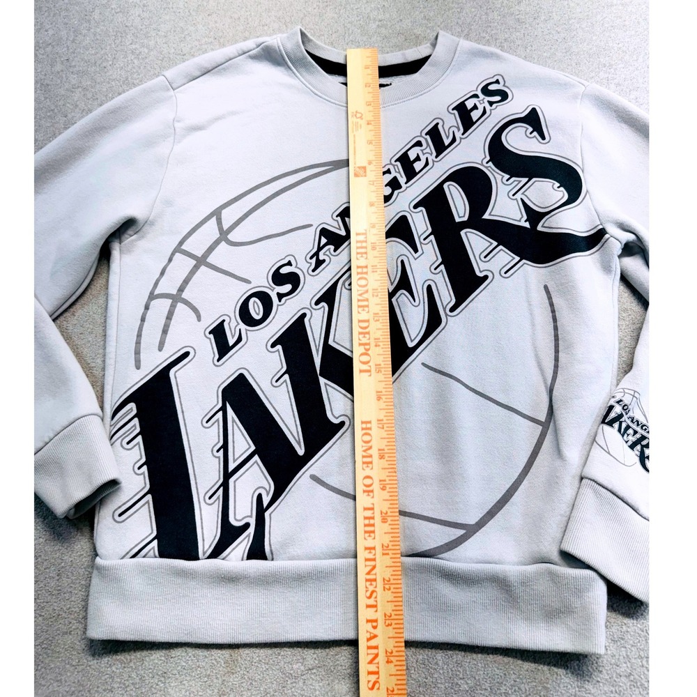 Hollister x NBA Los Angeles Lakers Sweatshirt Mens XS Big Logo Crewneck Gray - Picture 8 of 11